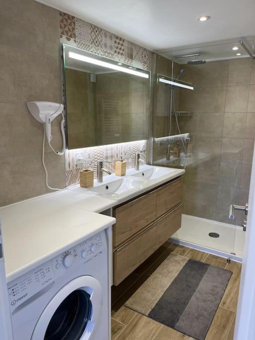 Duplex Centre Ville - 50M De La Plage - Clim - Garage - Netflix Le Grau-du-Roi Εξωτερικό φωτογραφία