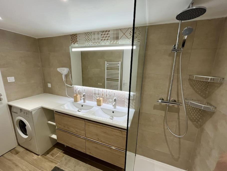 Duplex Centre Ville - 50M De La Plage - Clim - Garage - Netflix Le Grau-du-Roi Εξωτερικό φωτογραφία