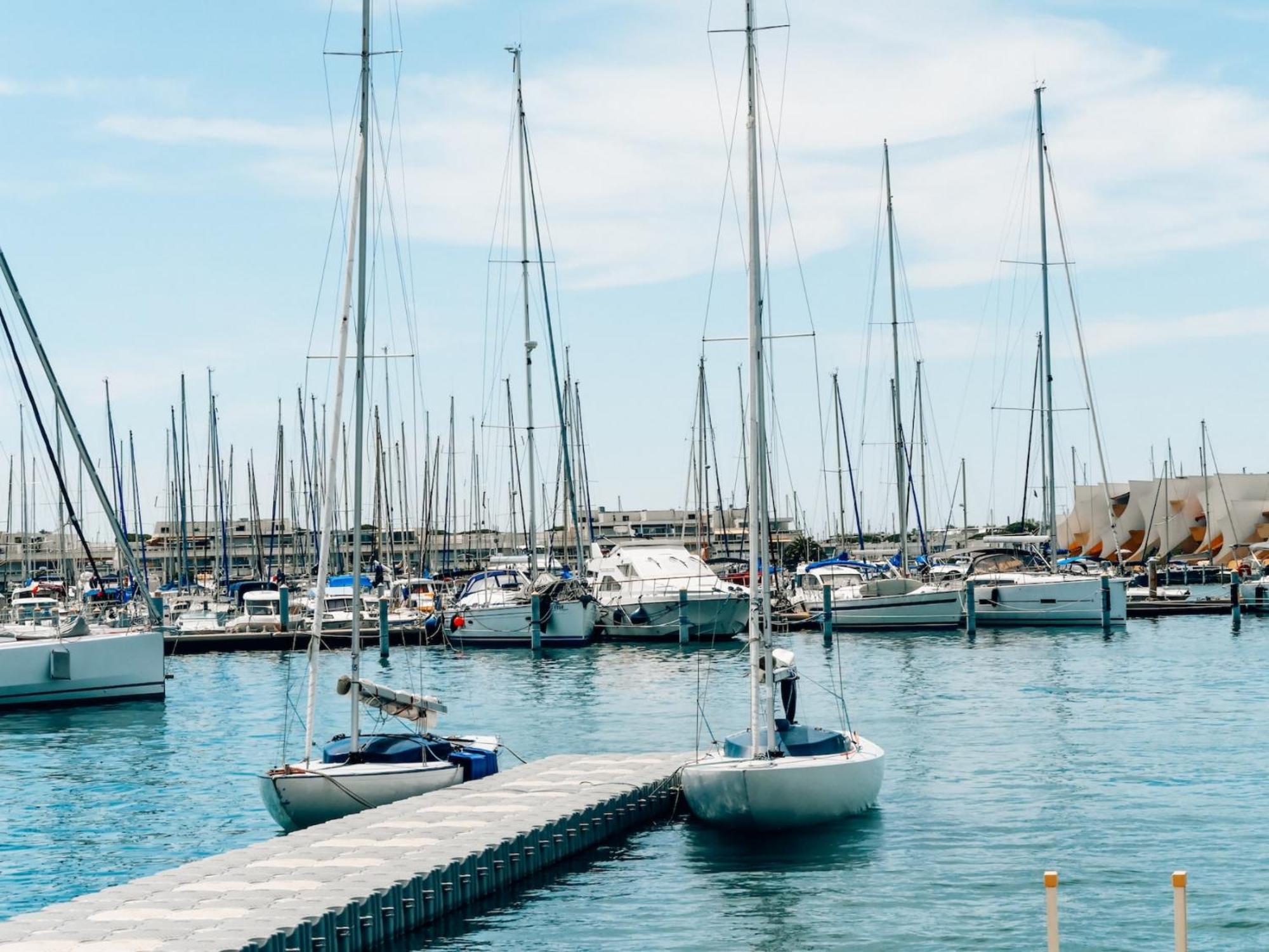 Duplex Centre Ville - 50M De La Plage - Clim - Garage - Netflix Le Grau-du-Roi Δωμάτιο φωτογραφία