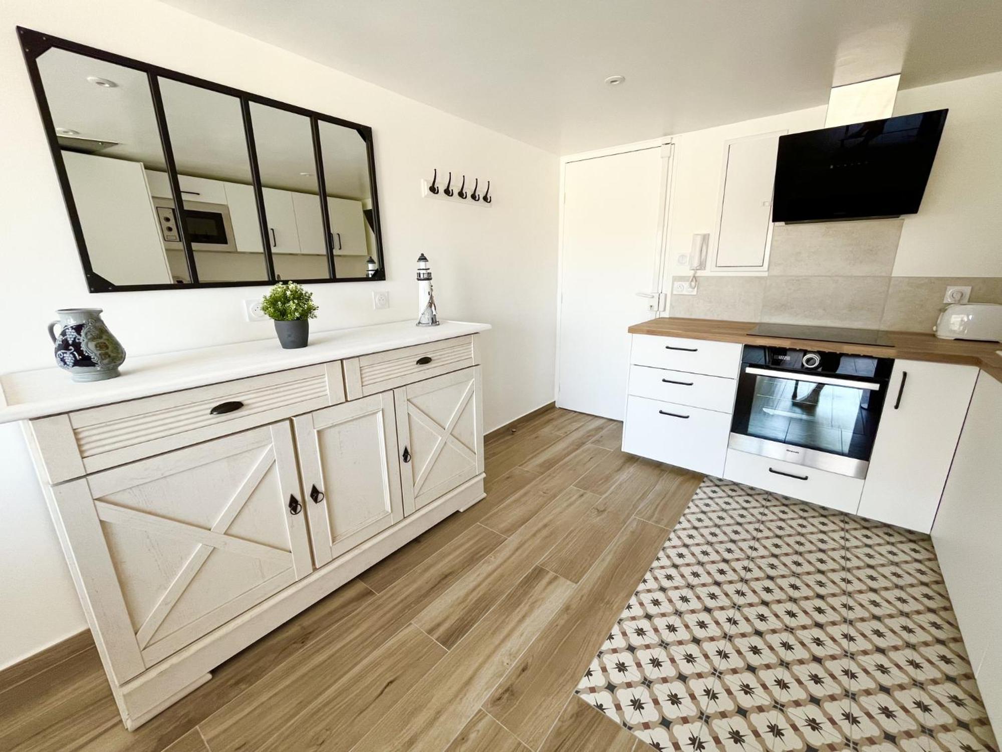 Duplex Centre Ville - 50M De La Plage - Clim - Garage - Netflix Le Grau-du-Roi Δωμάτιο φωτογραφία