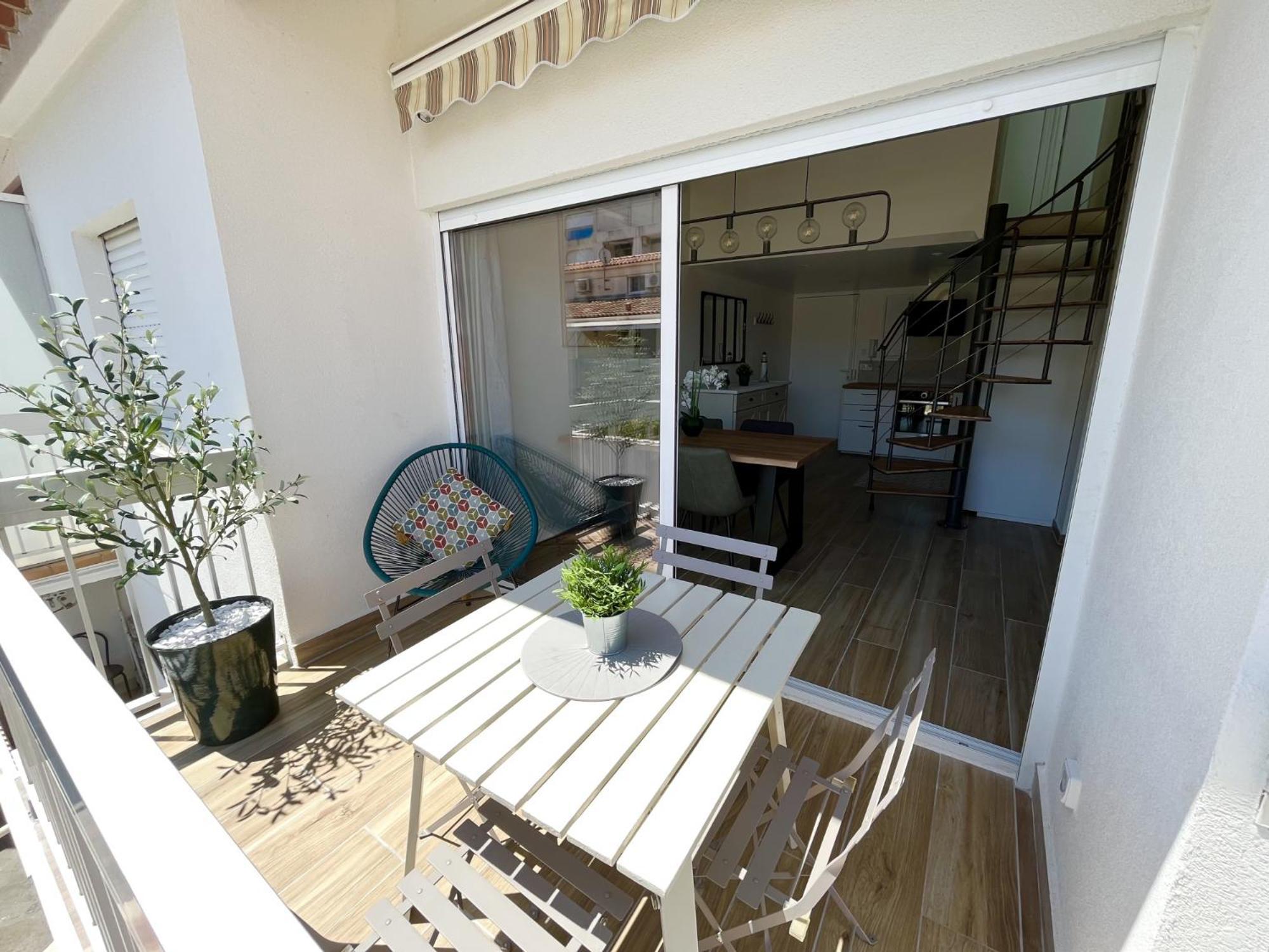Duplex Centre Ville - 50M De La Plage - Clim - Garage - Netflix Le Grau-du-Roi Δωμάτιο φωτογραφία