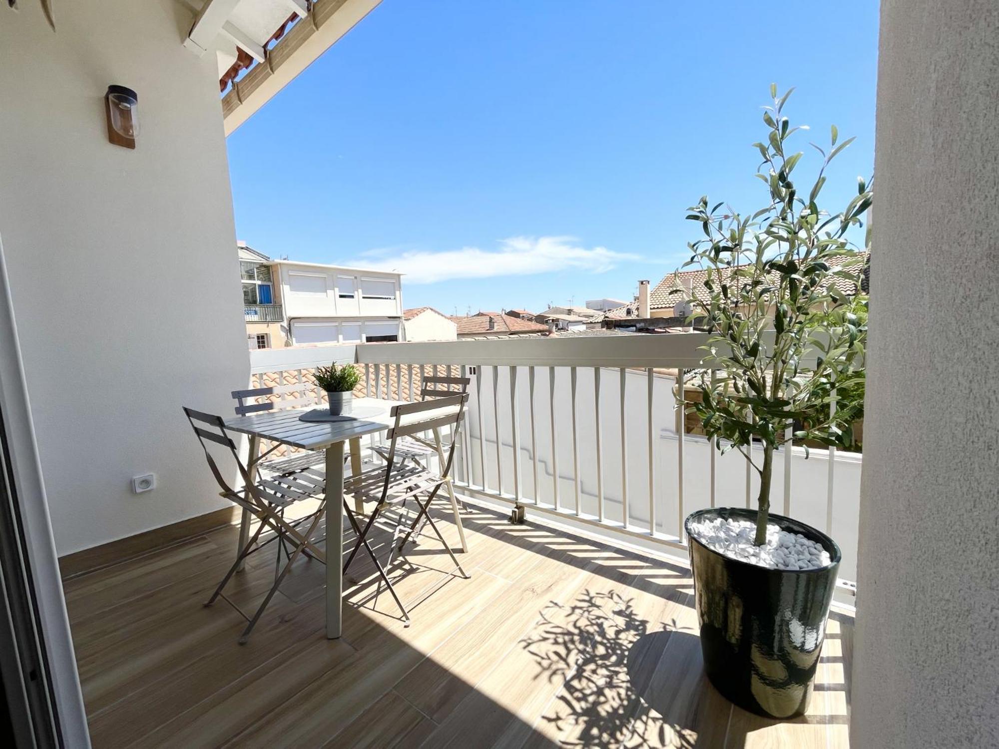 Duplex Centre Ville - 50M De La Plage - Clim - Garage - Netflix Le Grau-du-Roi Δωμάτιο φωτογραφία